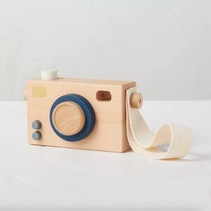 New Hearth & Hand Wooden Toy Camera with Blue Magnolia no tags Christmas